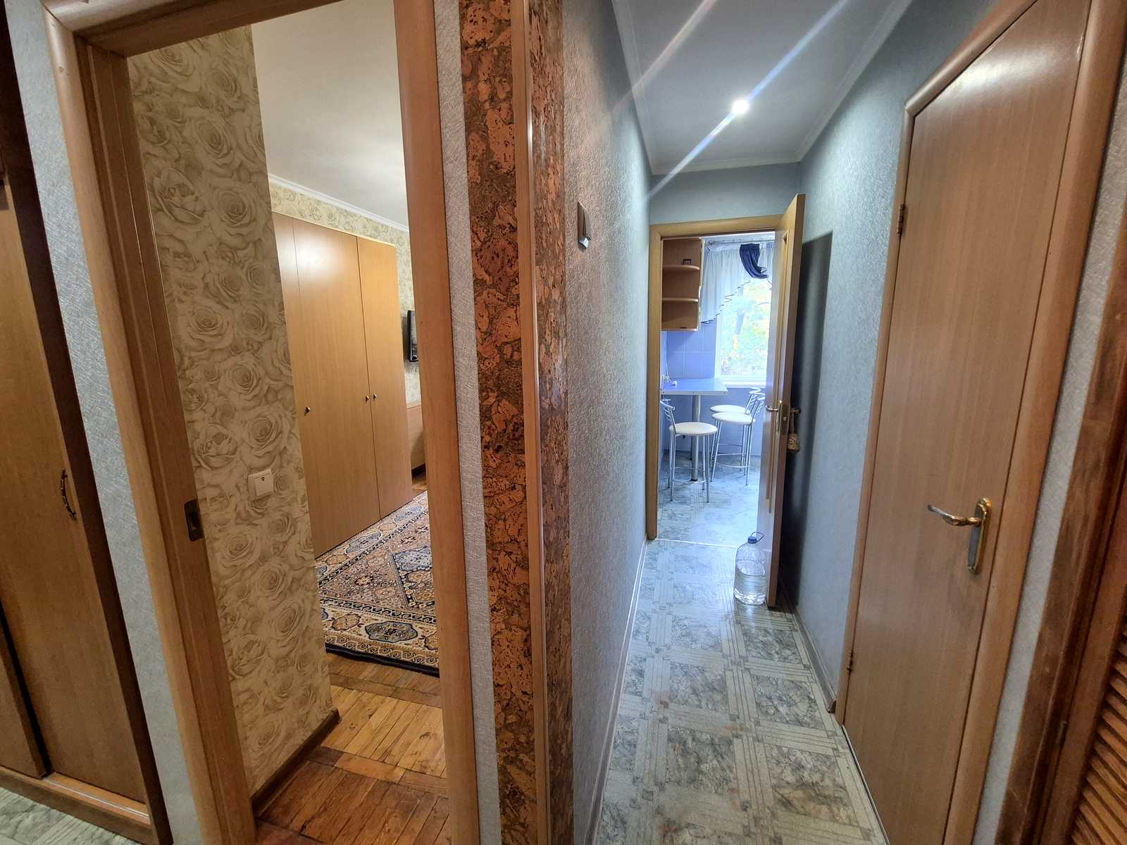1880400837274688