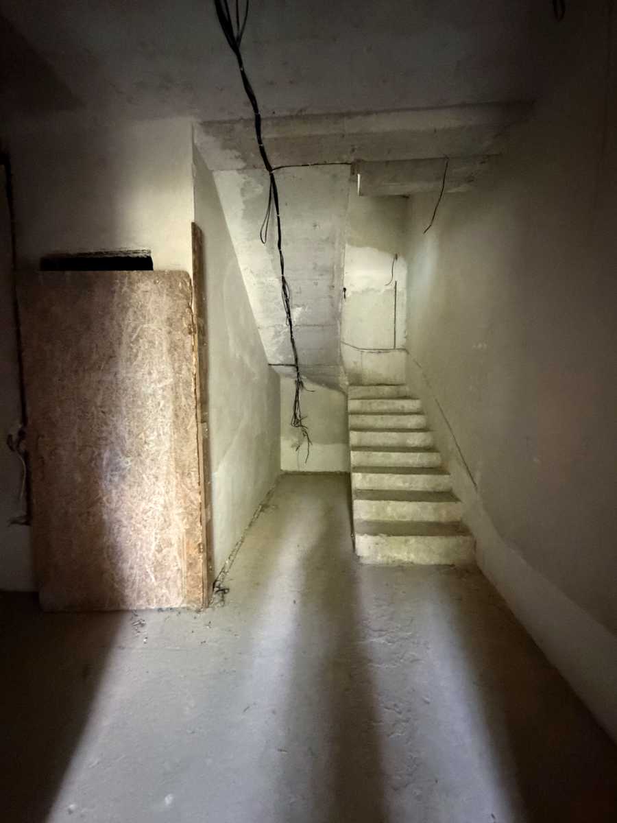 1880401343013191