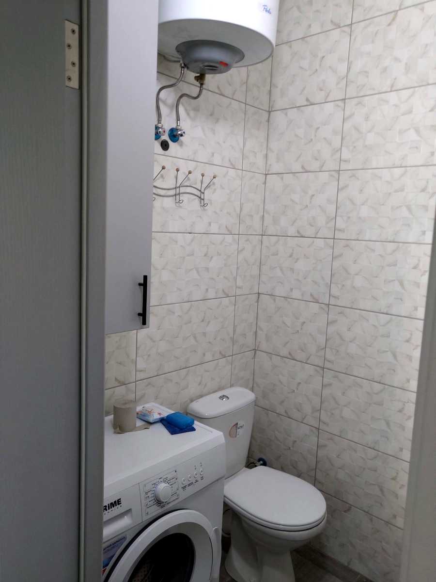1880402812204328