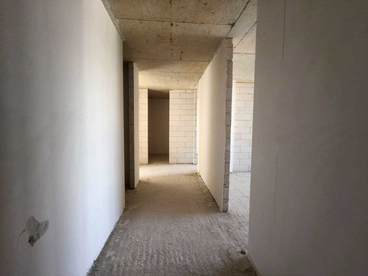 1880403716993142