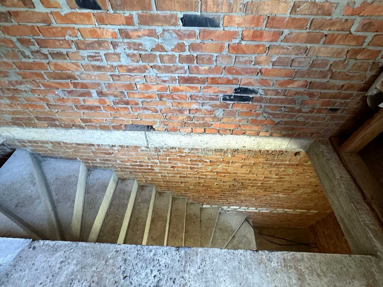 1880407768359393