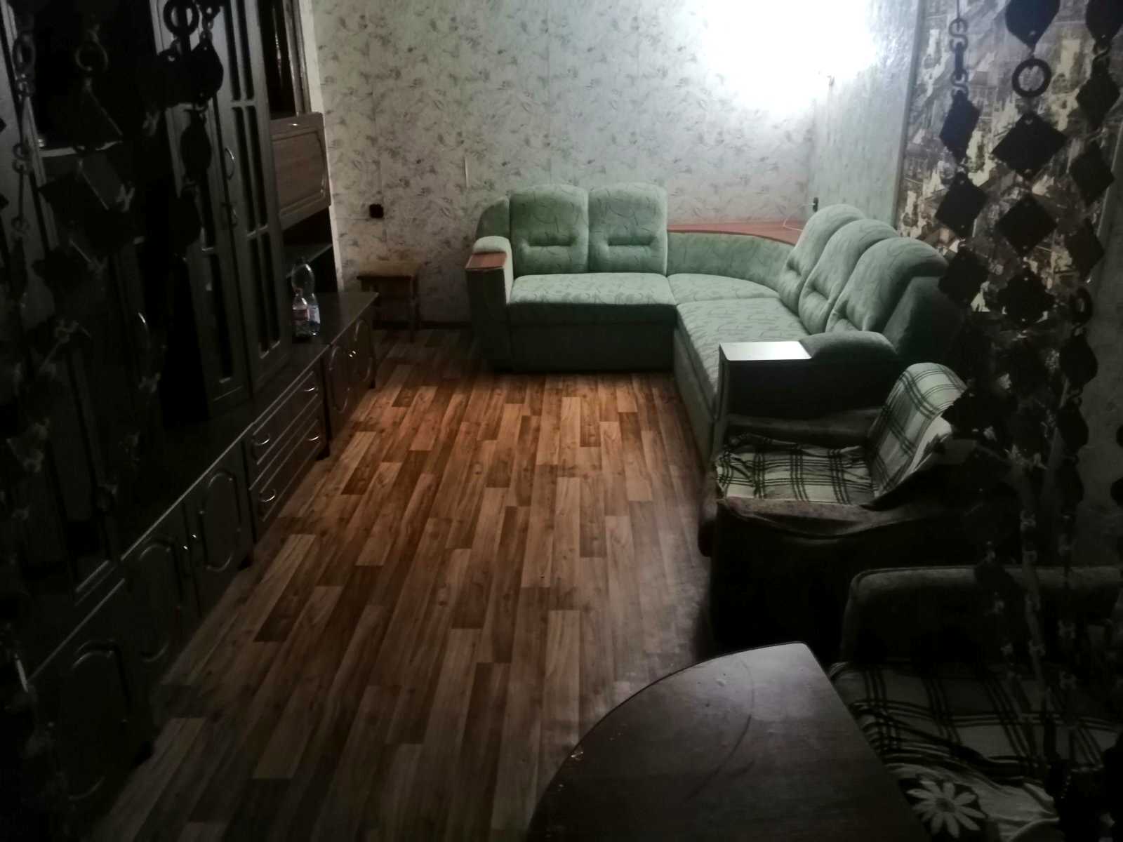 1880414681824307