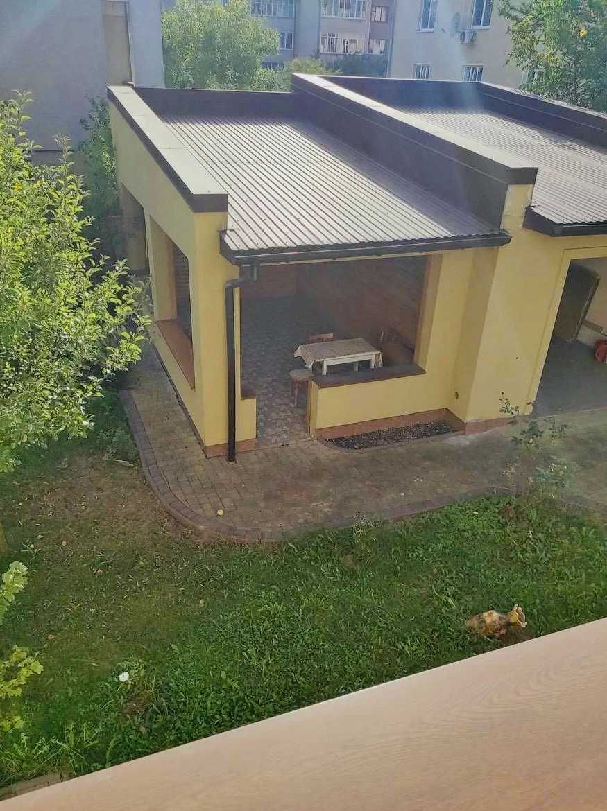 1880445778141094