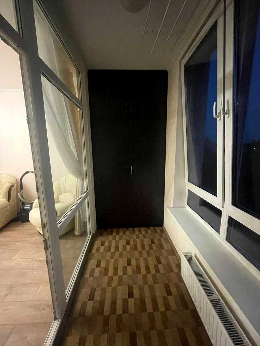 1880463379406296