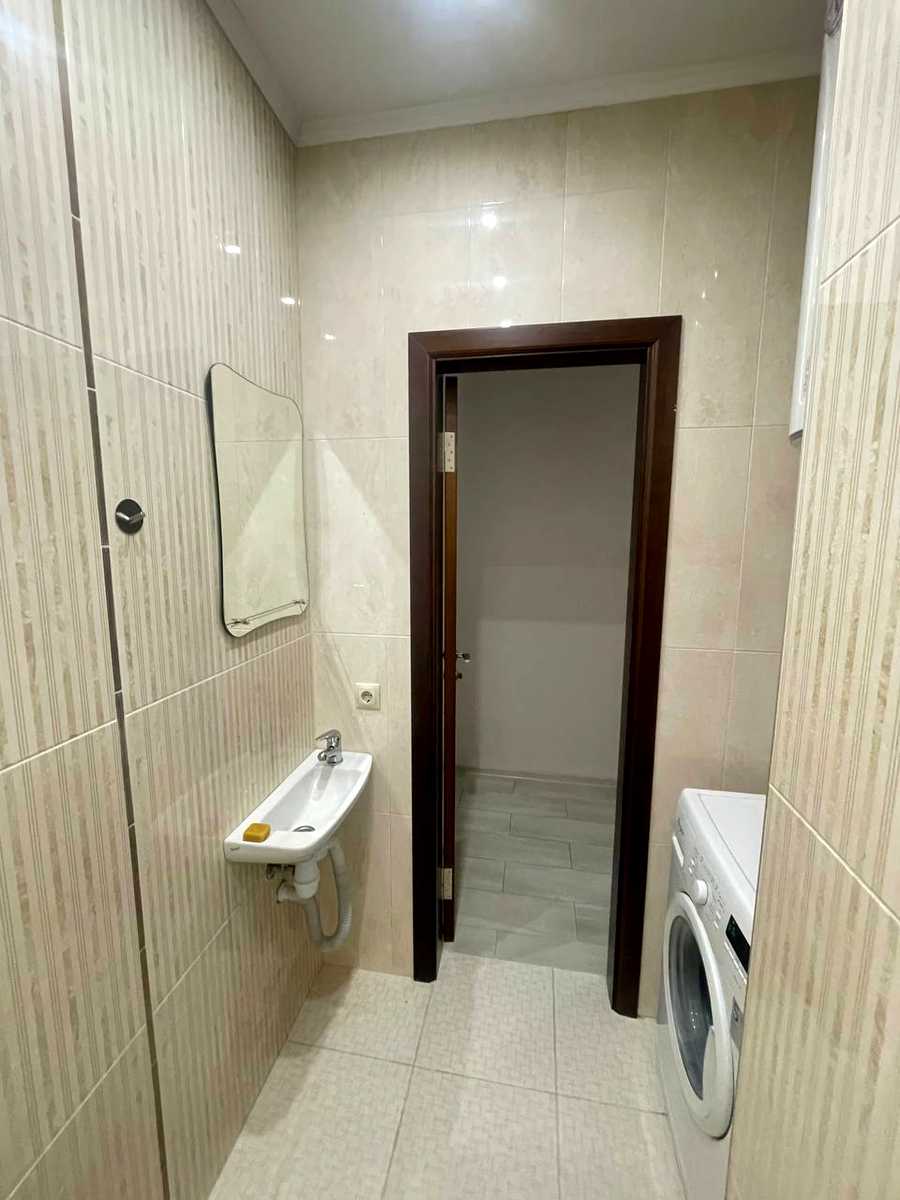 1880463683256321