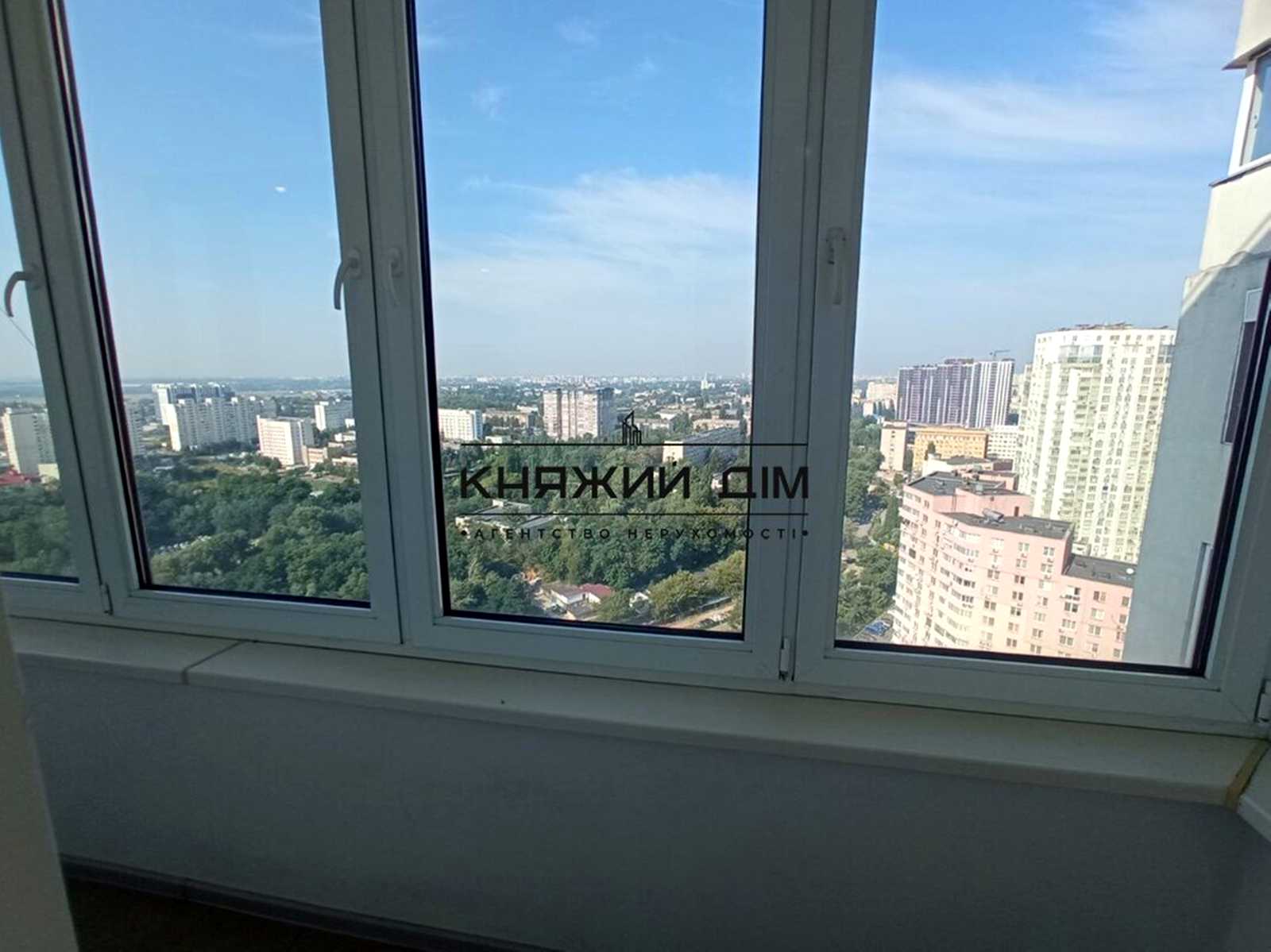 1880464735843648