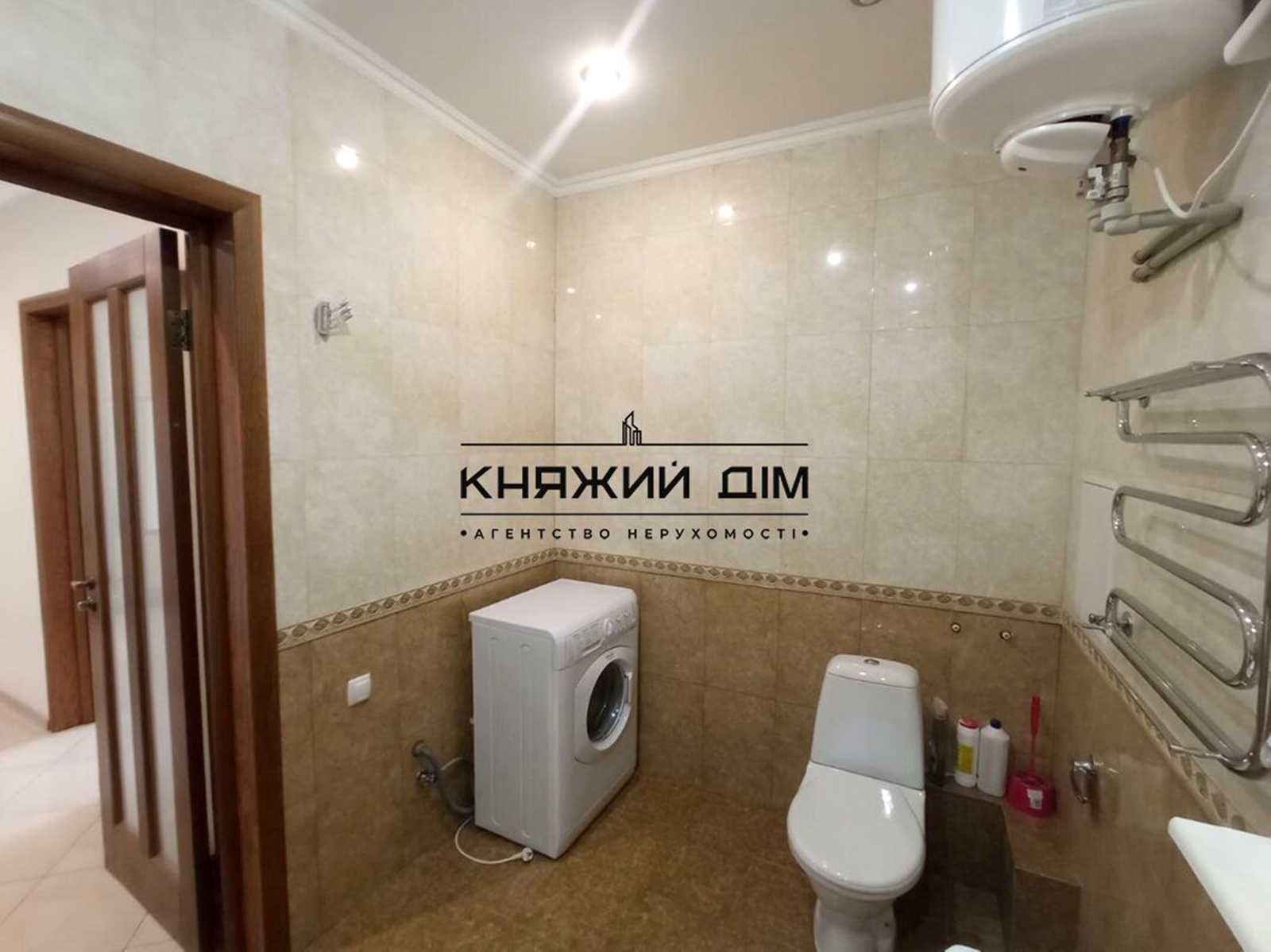 1880464739404933