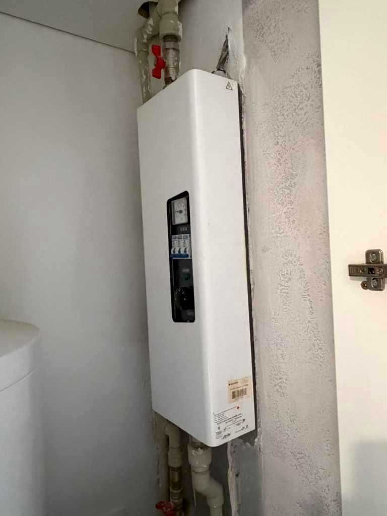 1880466375654663