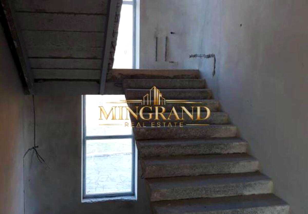 1880467821418769