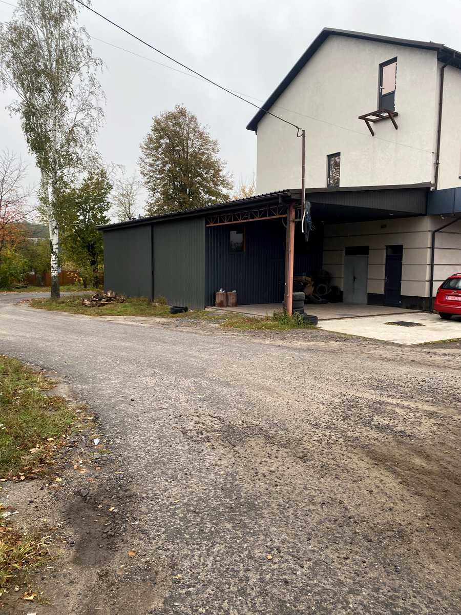 1880468388745321