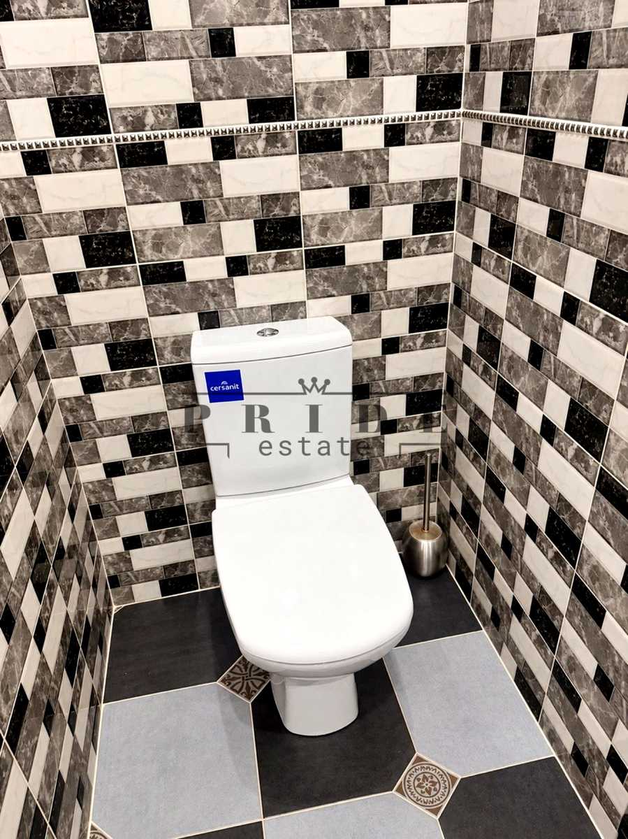 1880468486999687