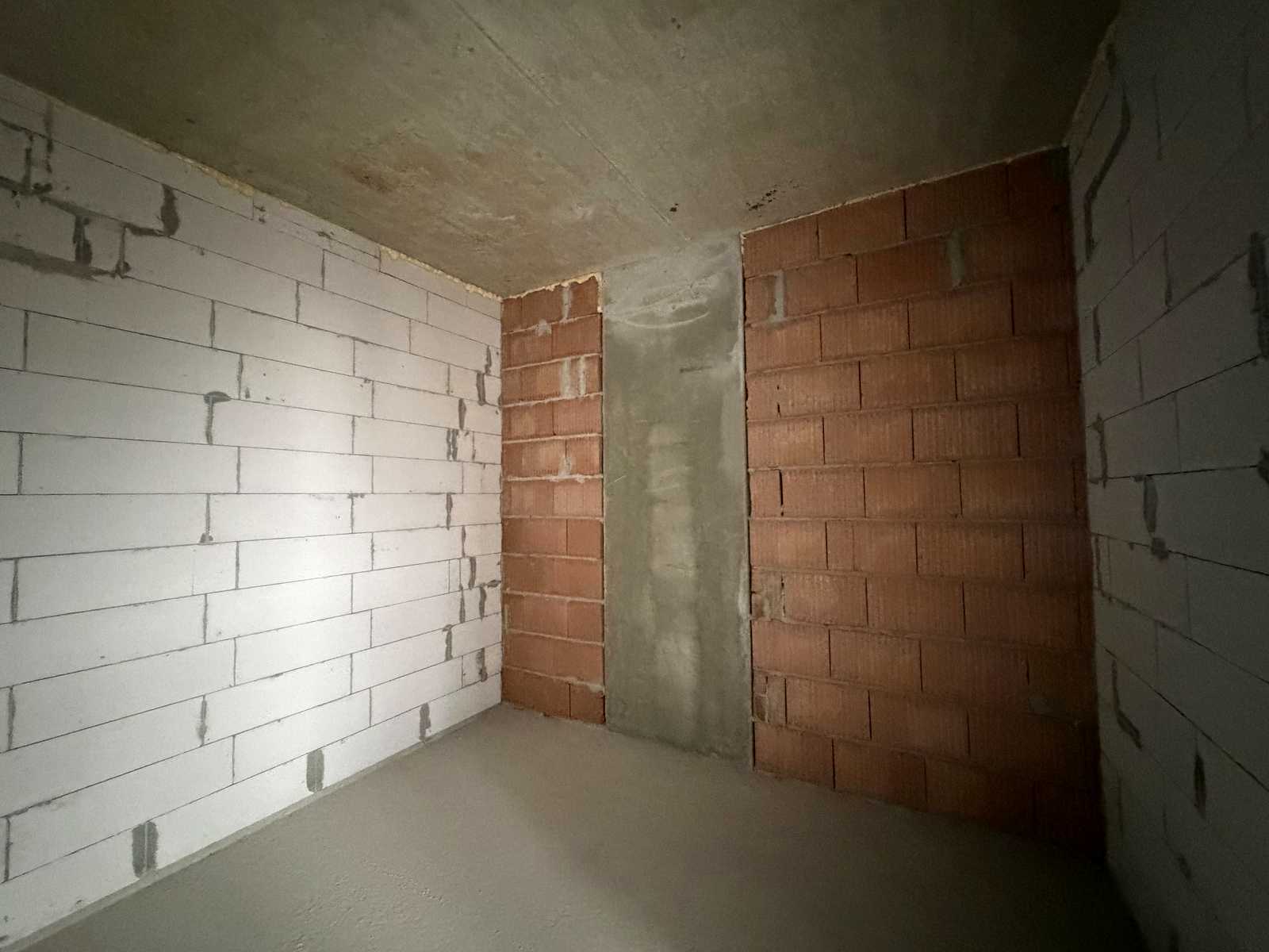 1880469435187343