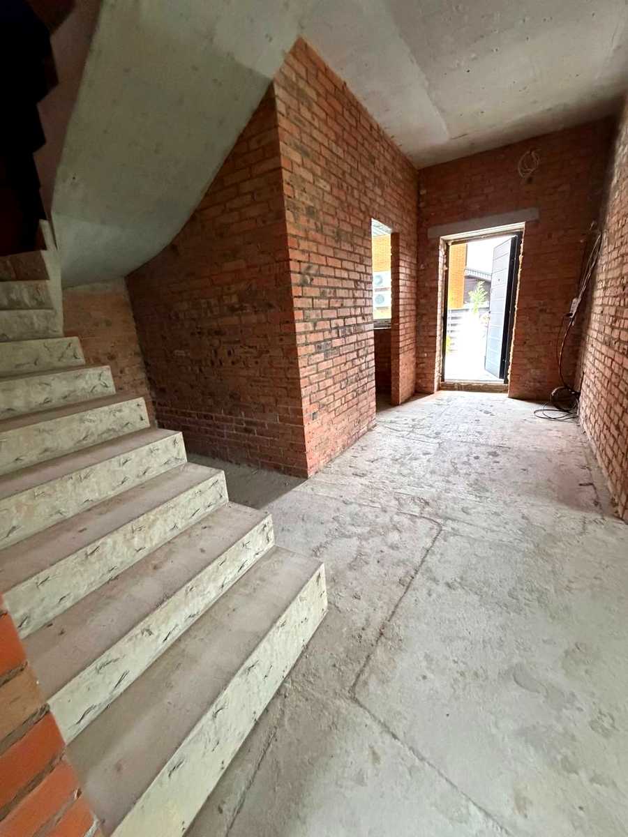 1880471273567209