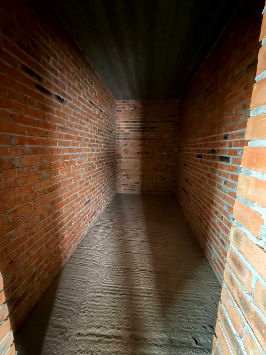 1880471660888931