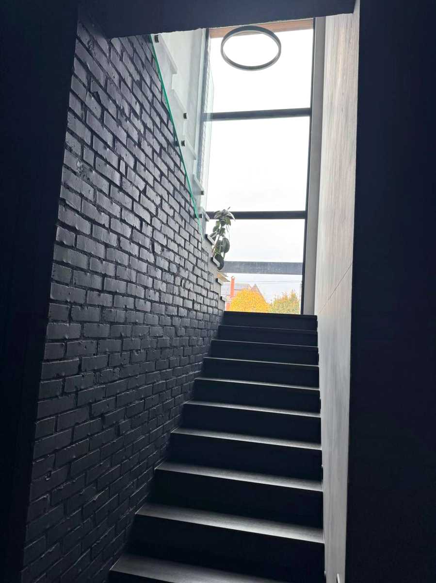 1880472878593947