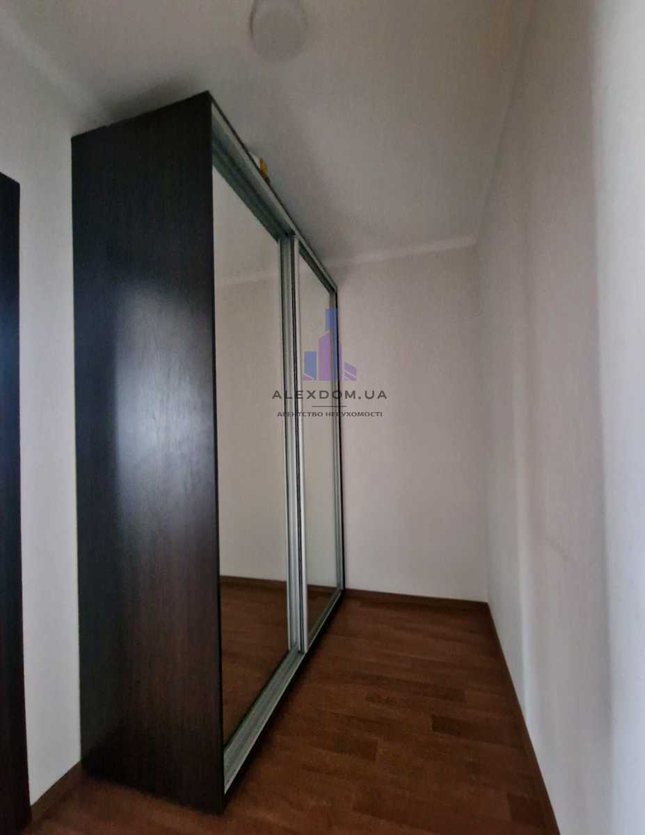 1880476947831721
