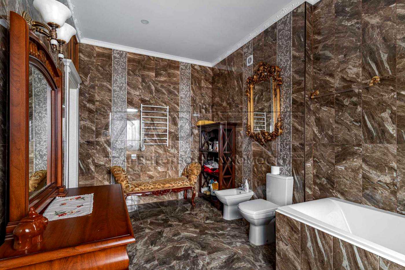 1880482320590943