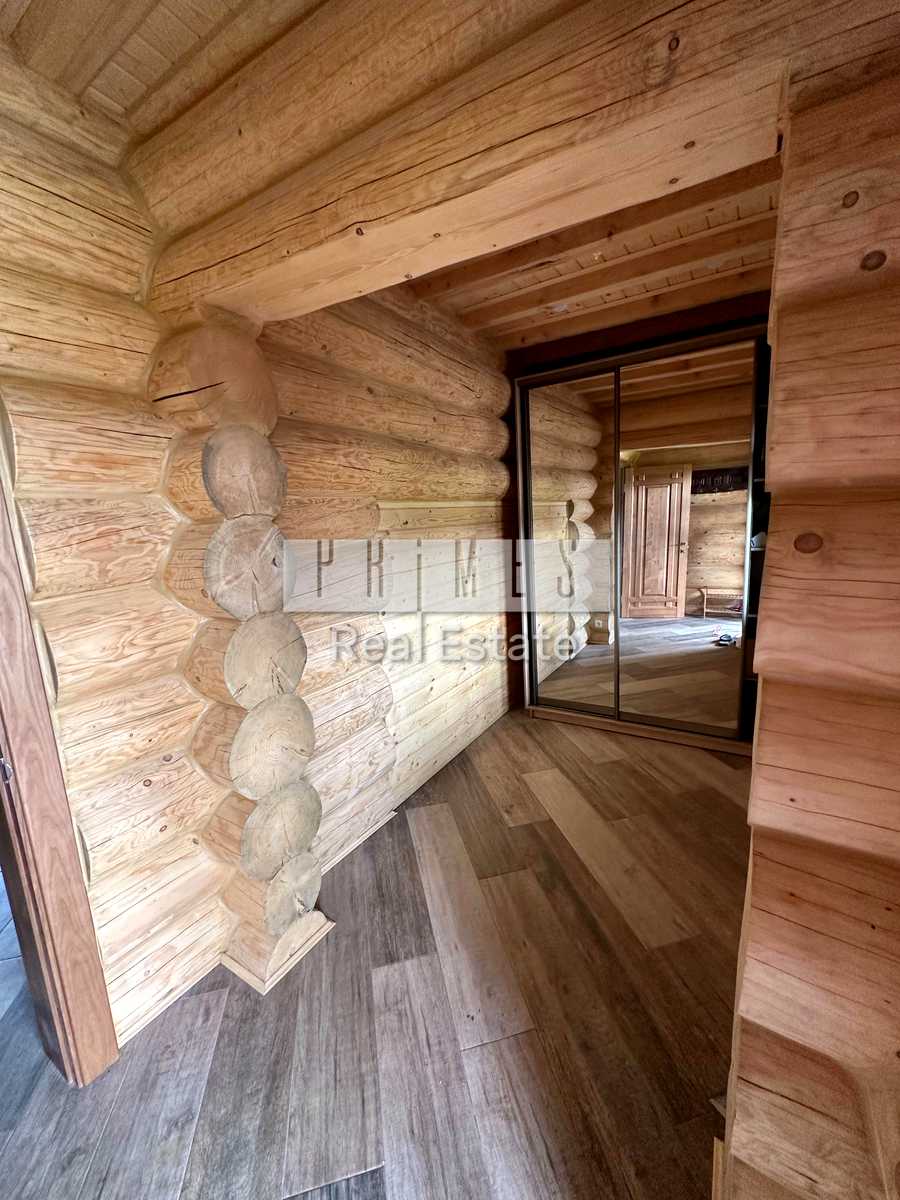 1880486379768253