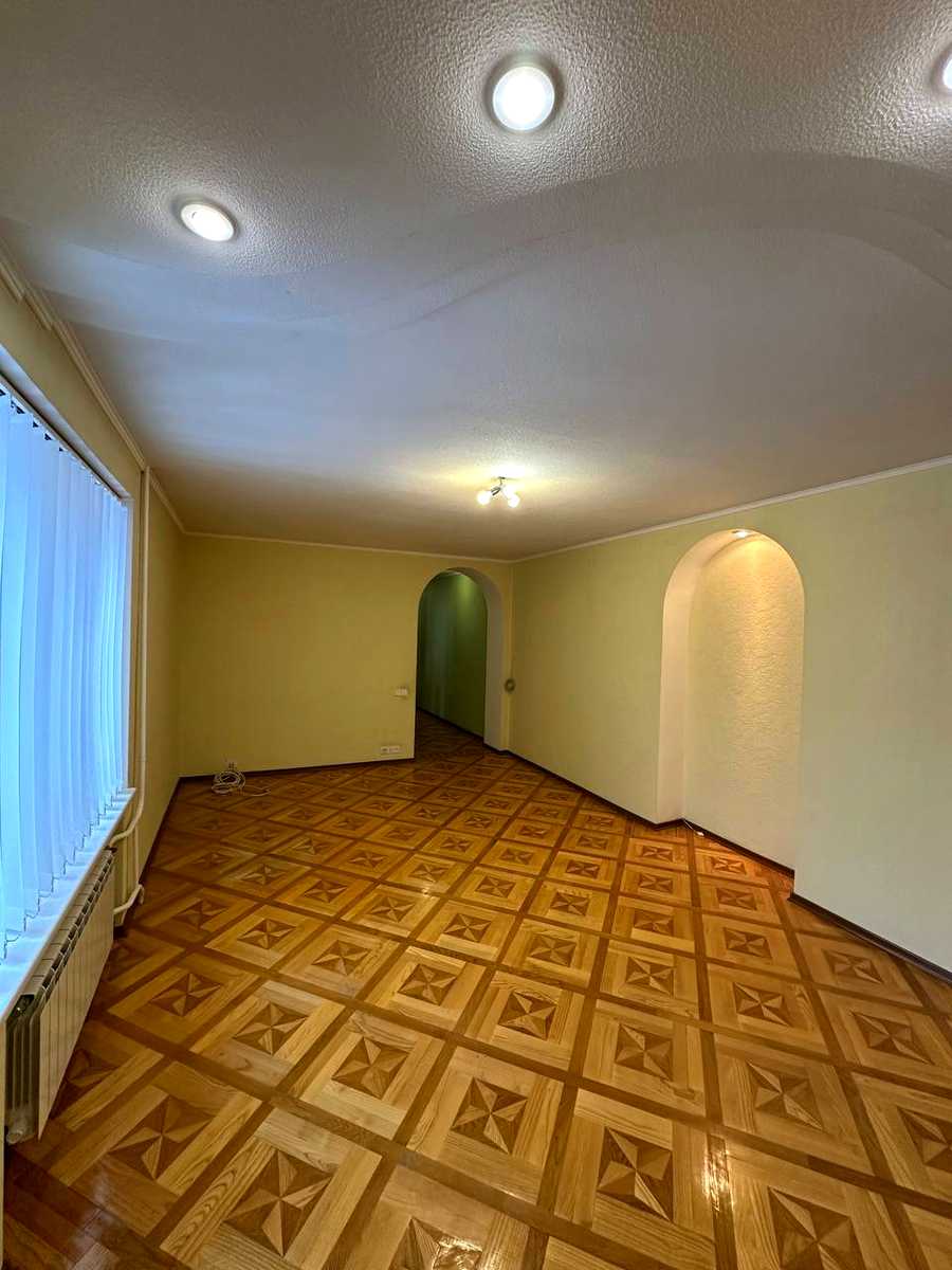 1880500768338083