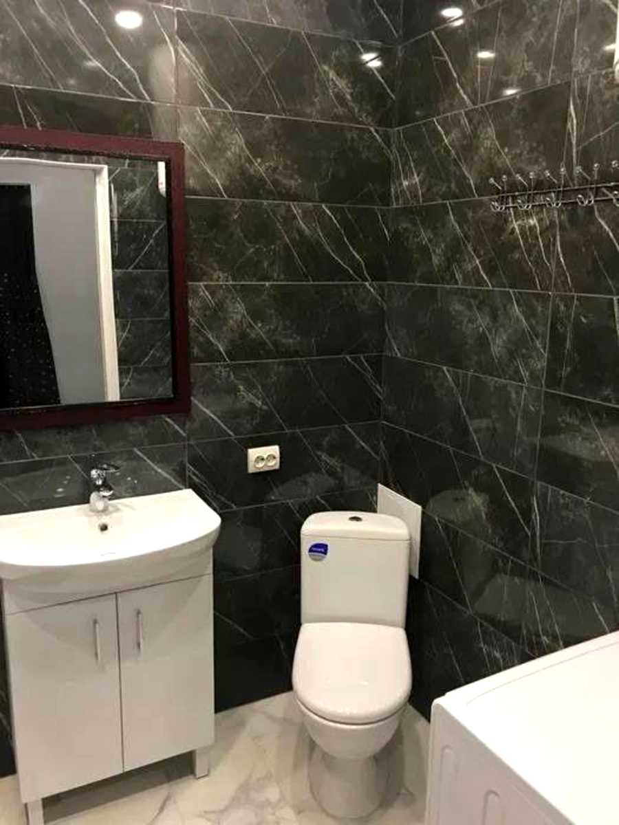 1880556005120306