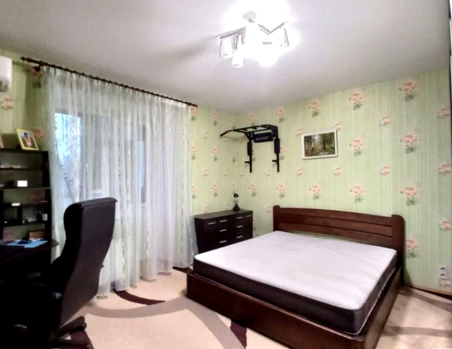 1880558299813211