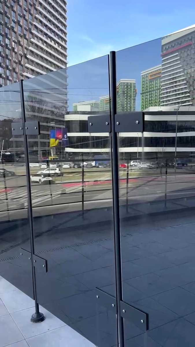 1880559806642469