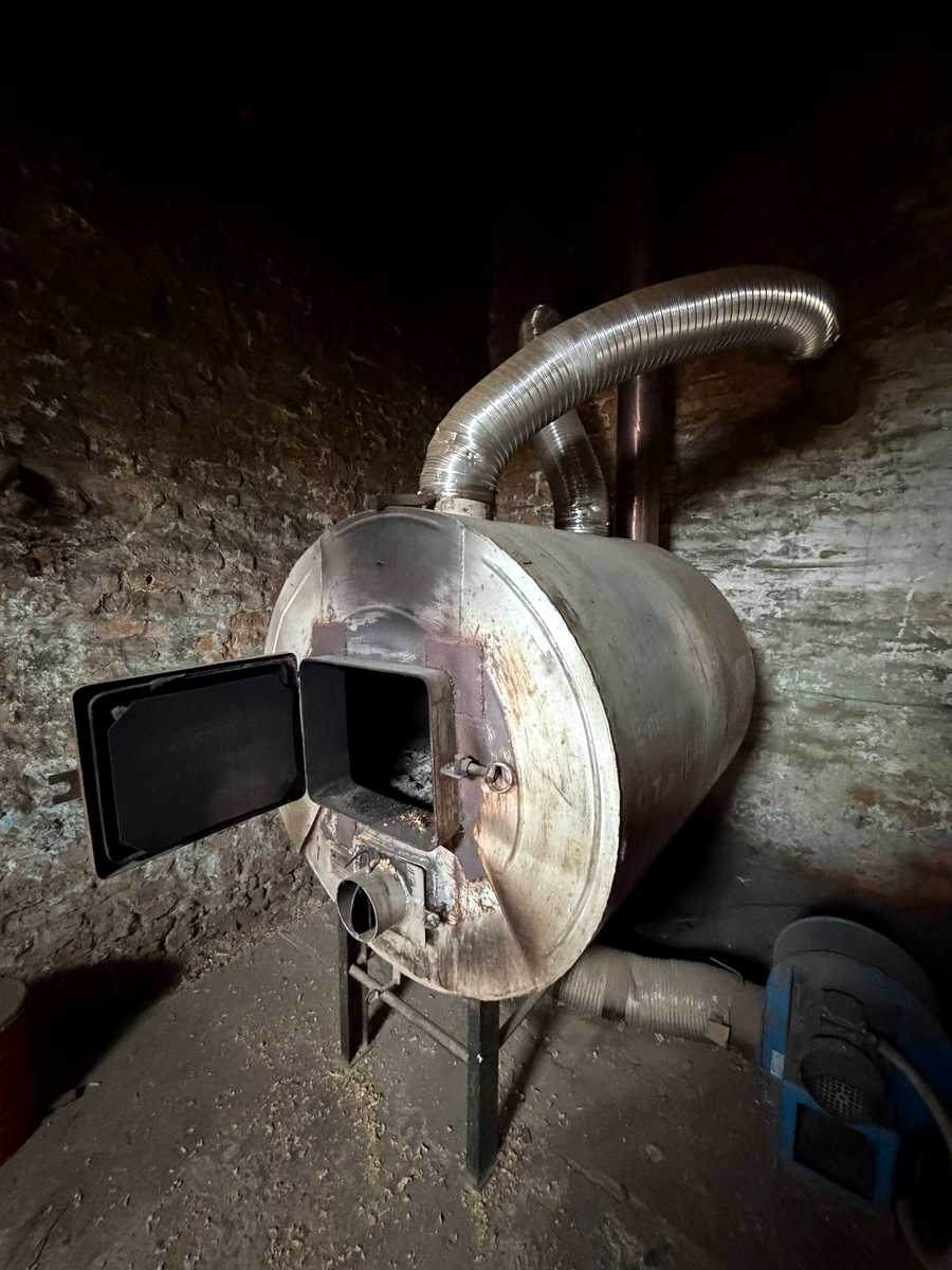 1880570387414886