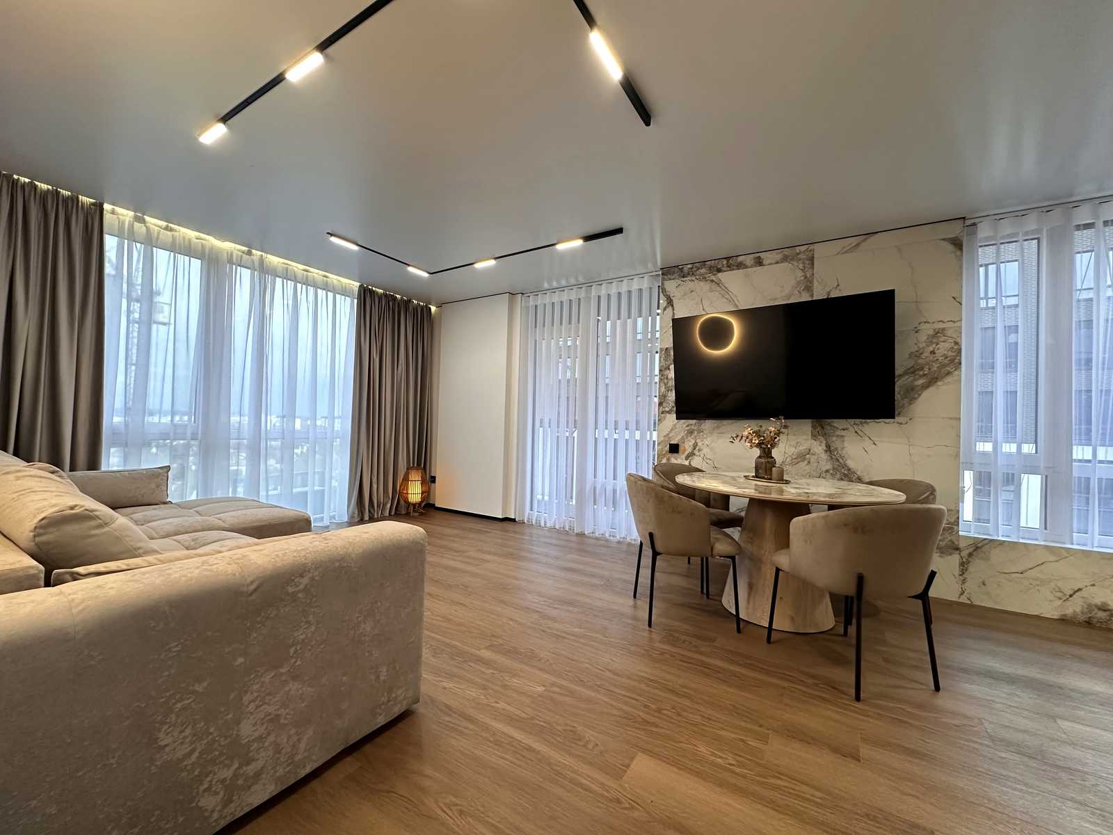 1880575859606430