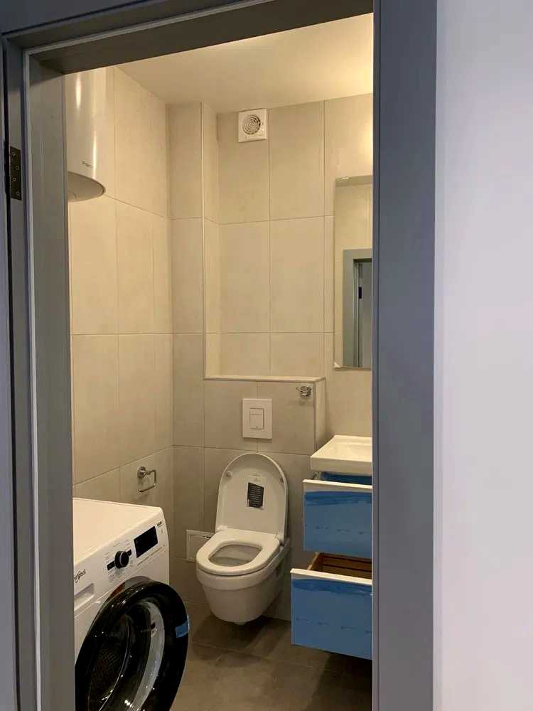 1880581361003081