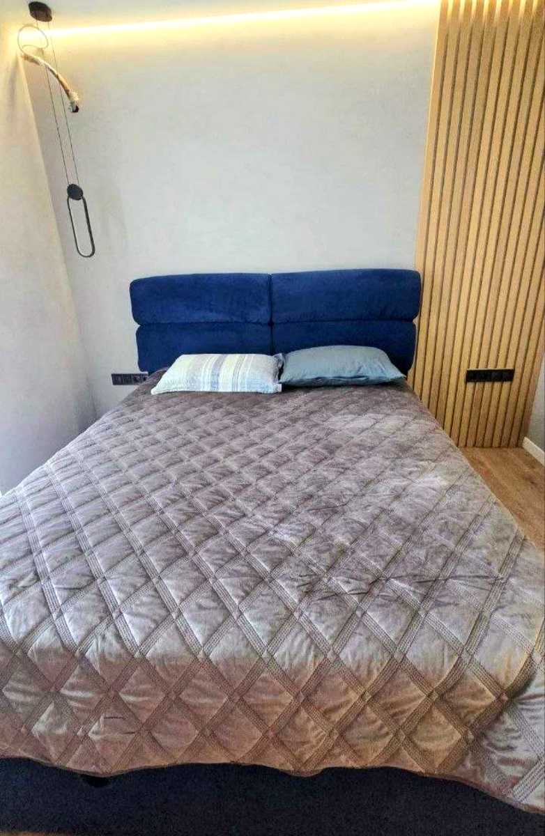 1880581831383327