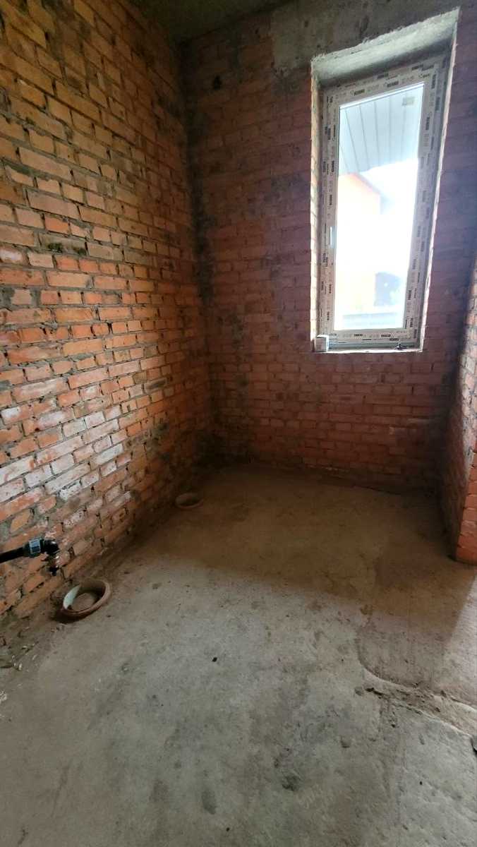 1880583034750833