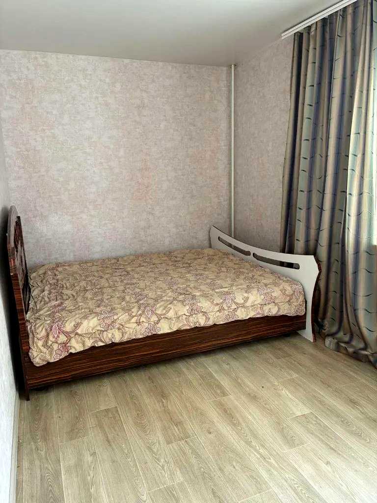 1880601156373776