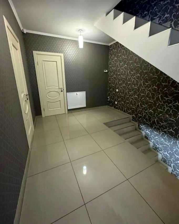 1832749781769888