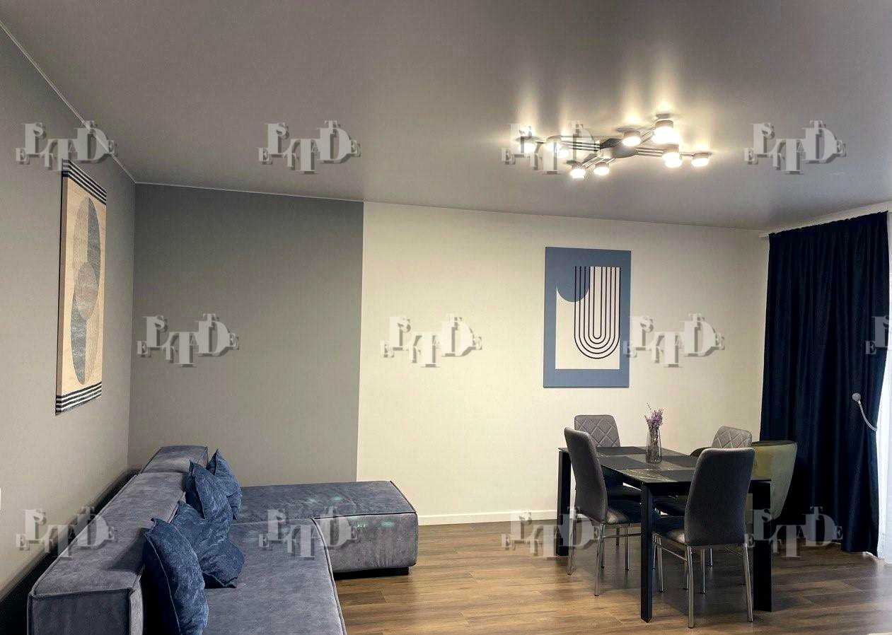 1825147087995611