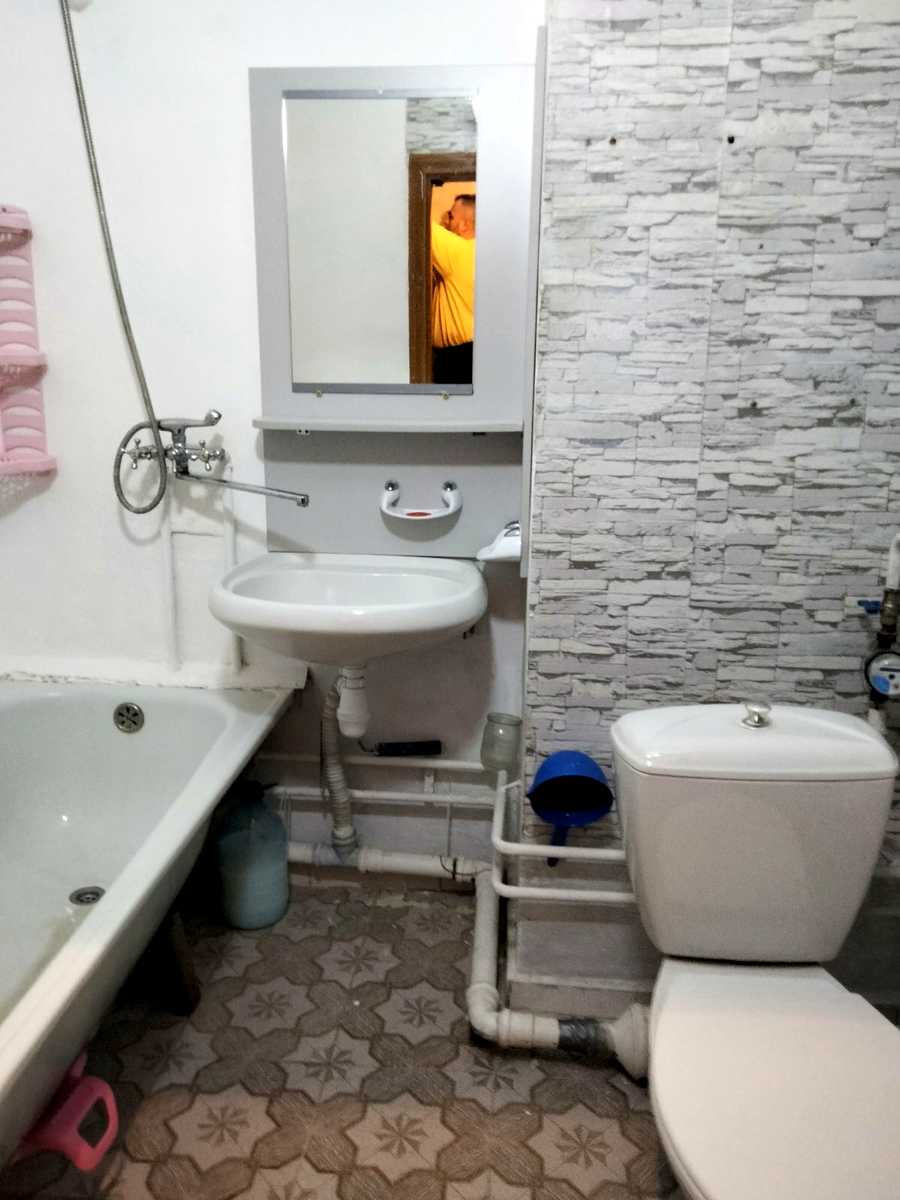 1780450936640643