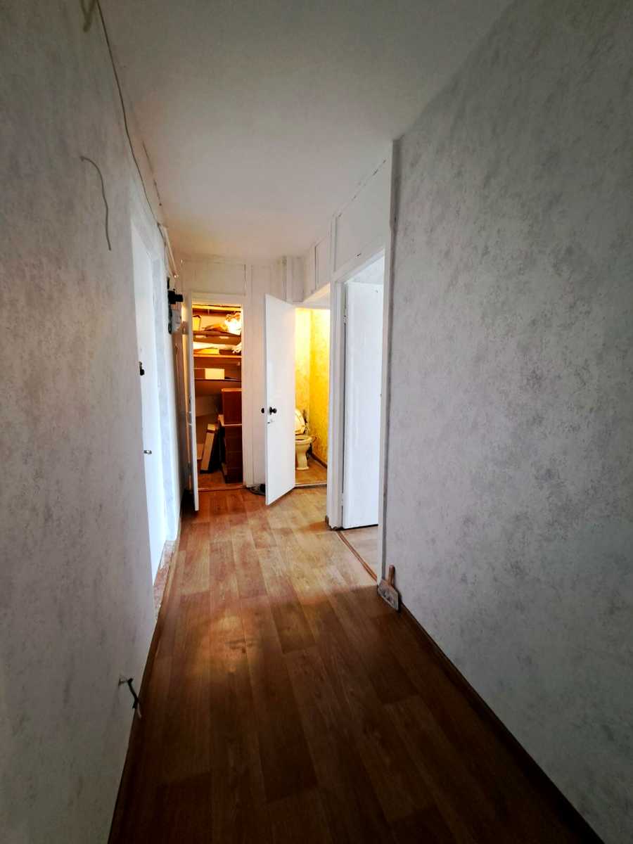1828560243334421