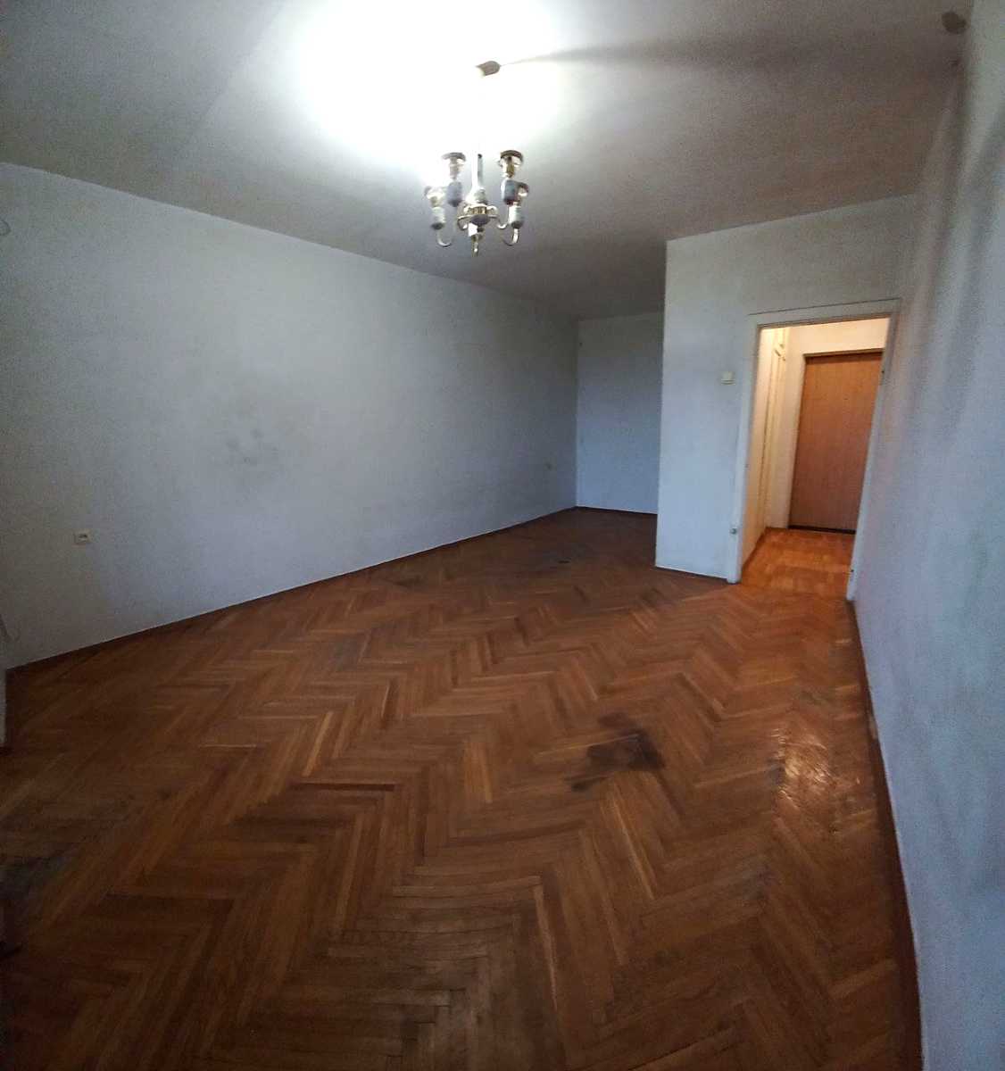 1850978941331350