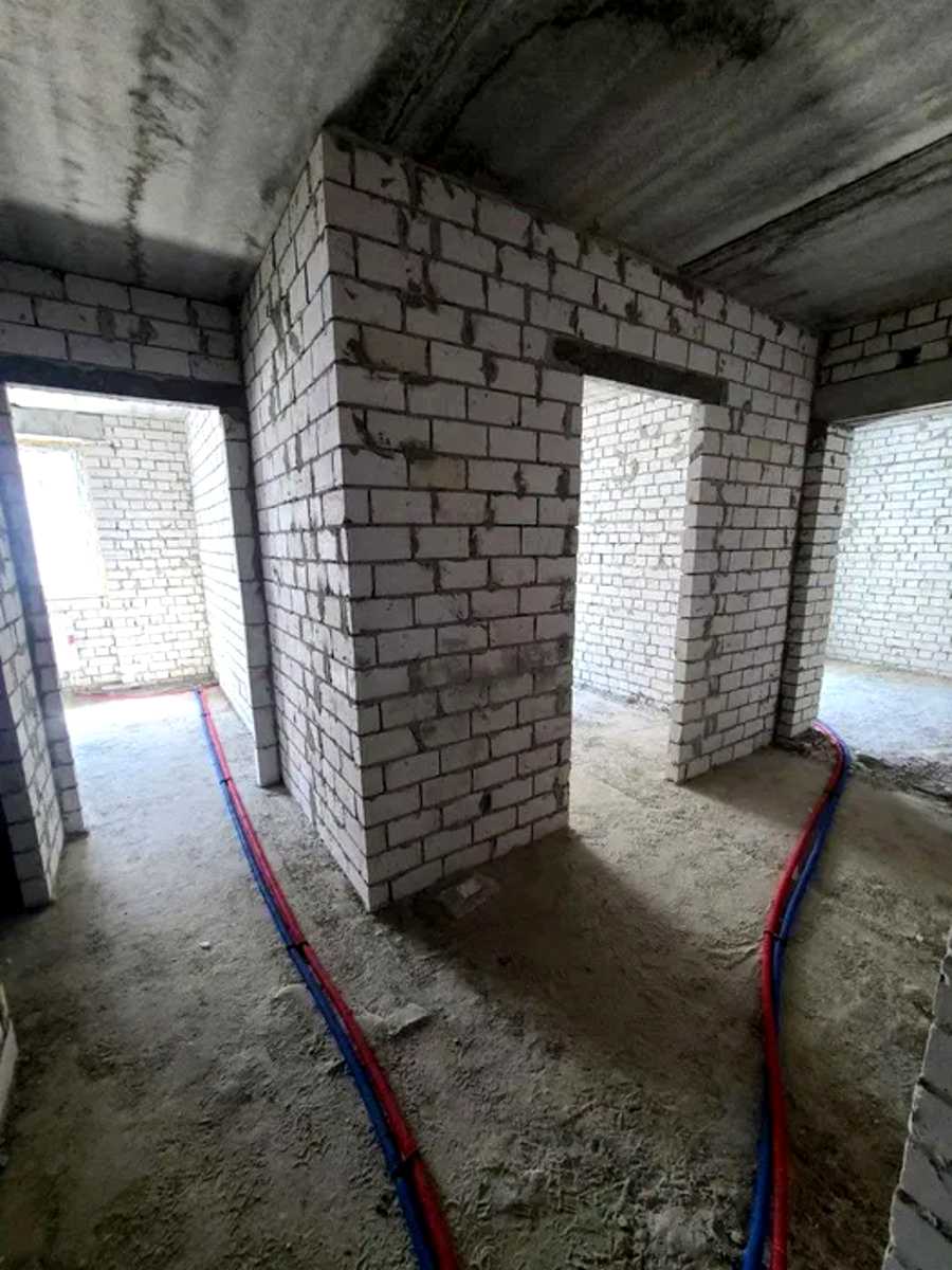 1835438911579373