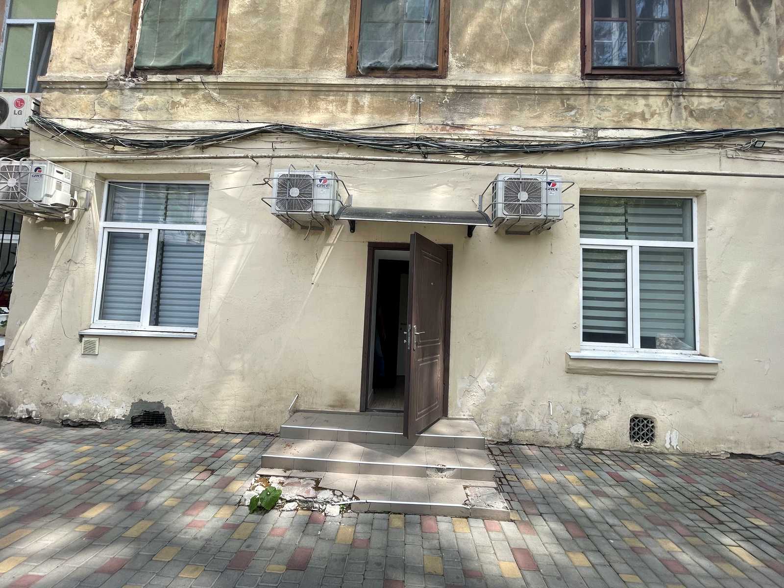 1835808772269288