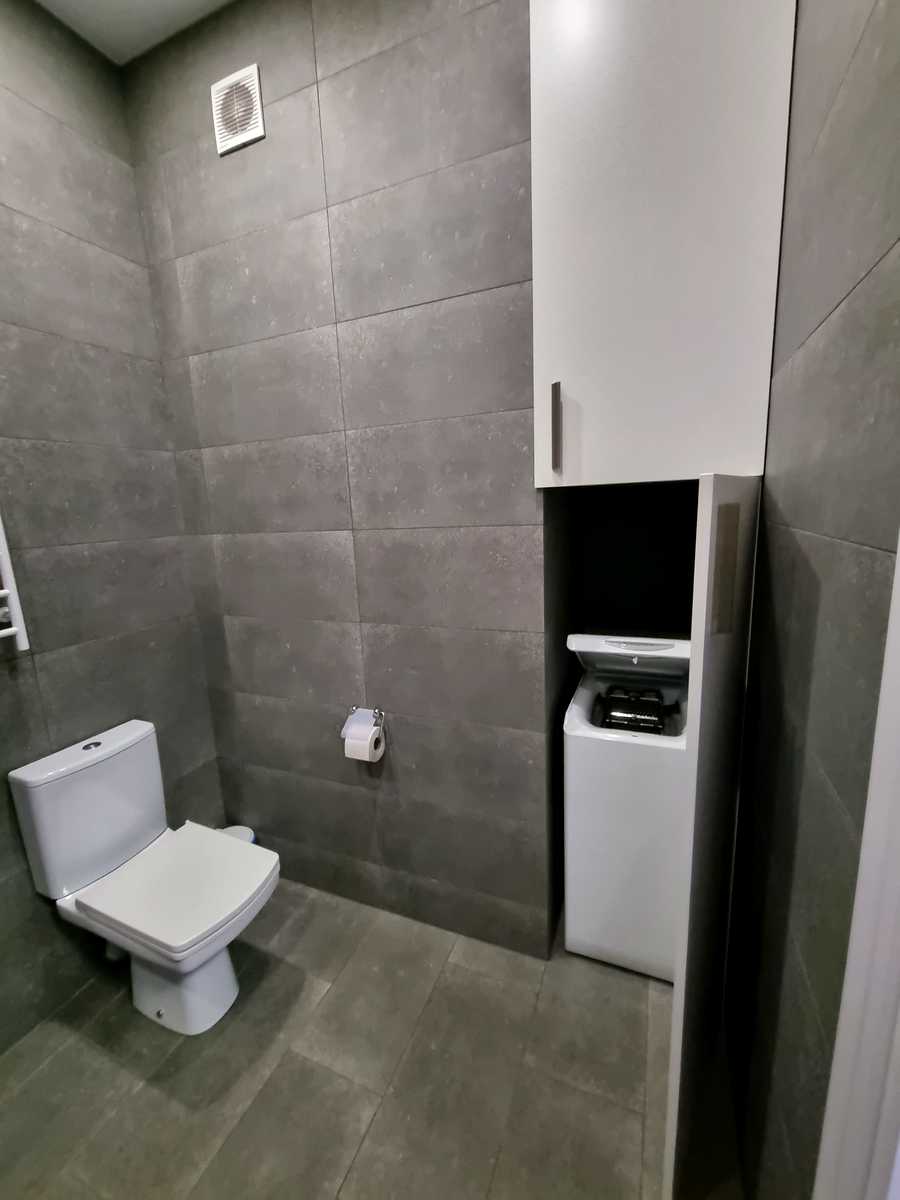 1831483982852126