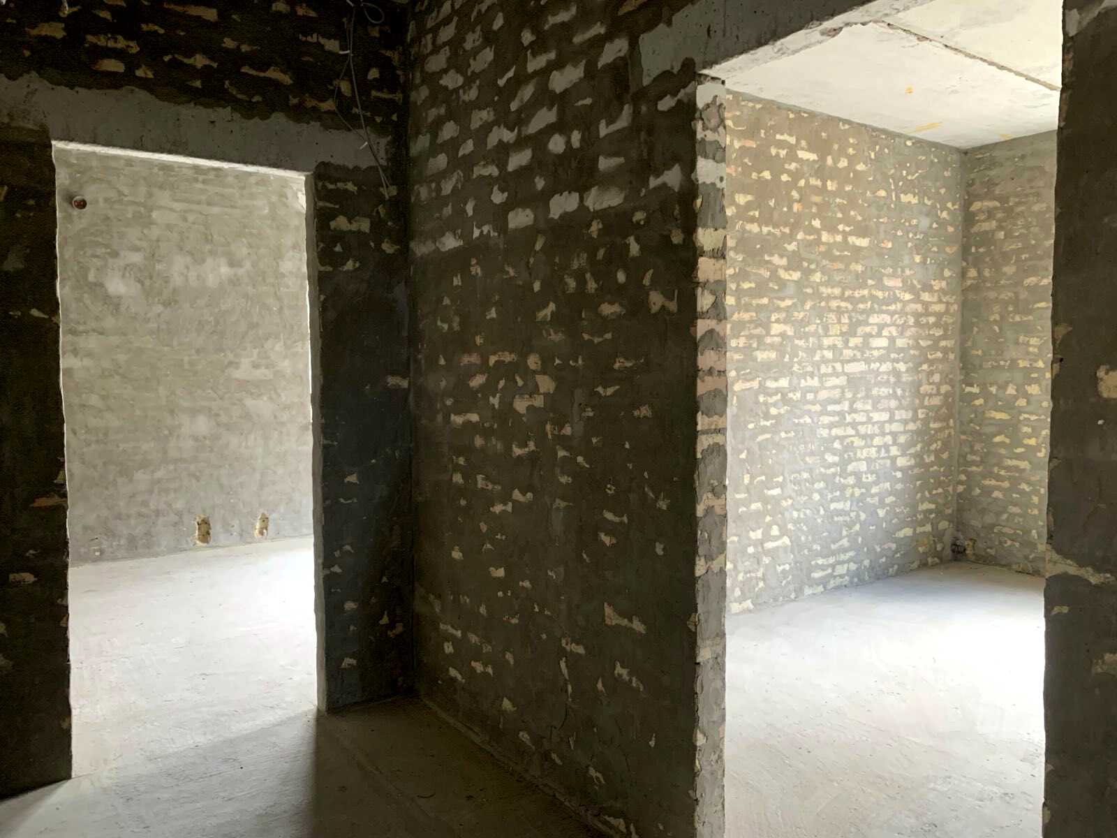 1835805123102470