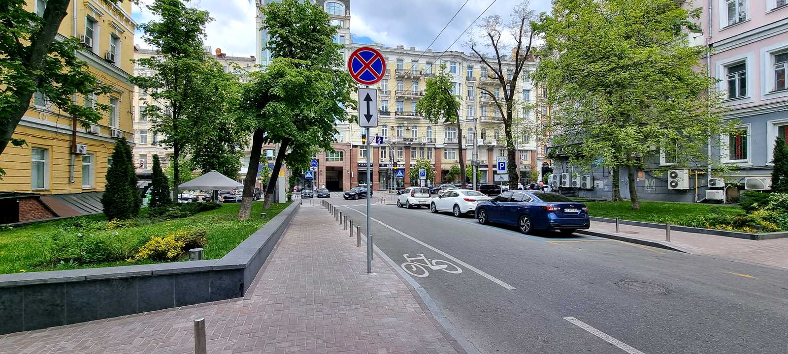 1770896380616640