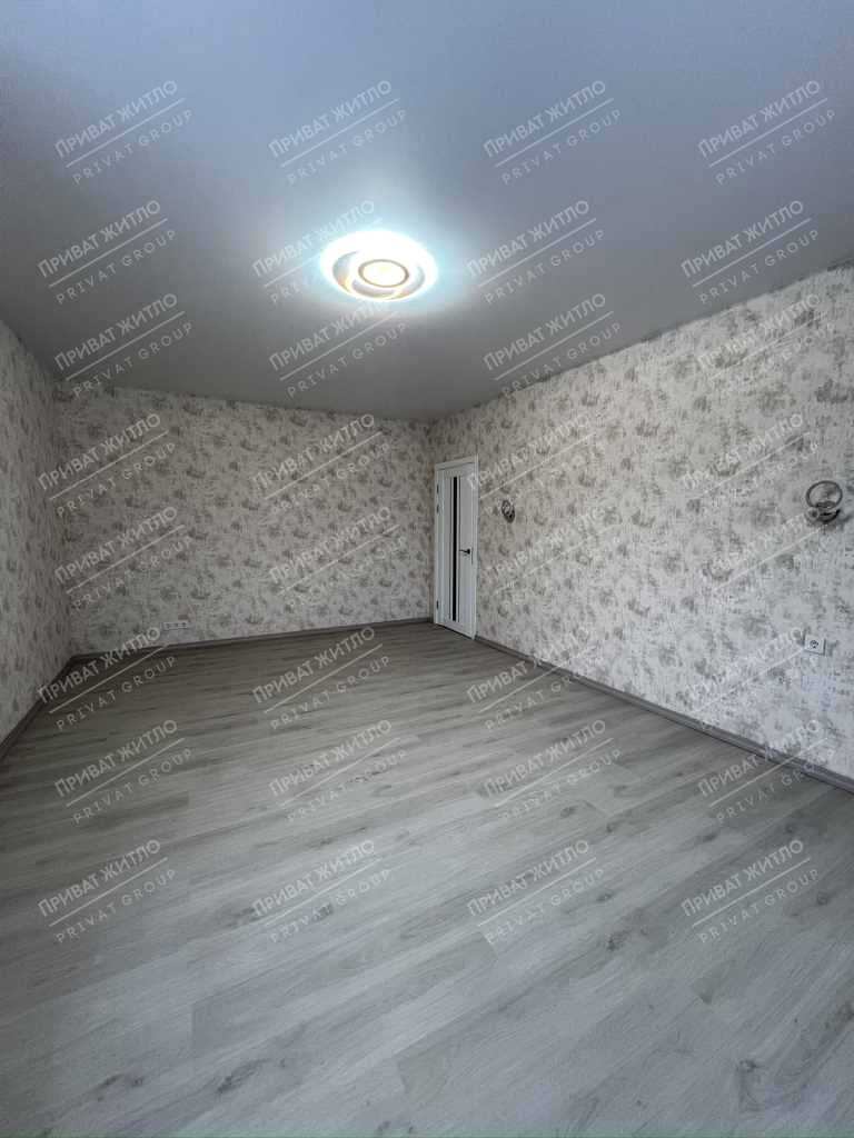1827020861463875