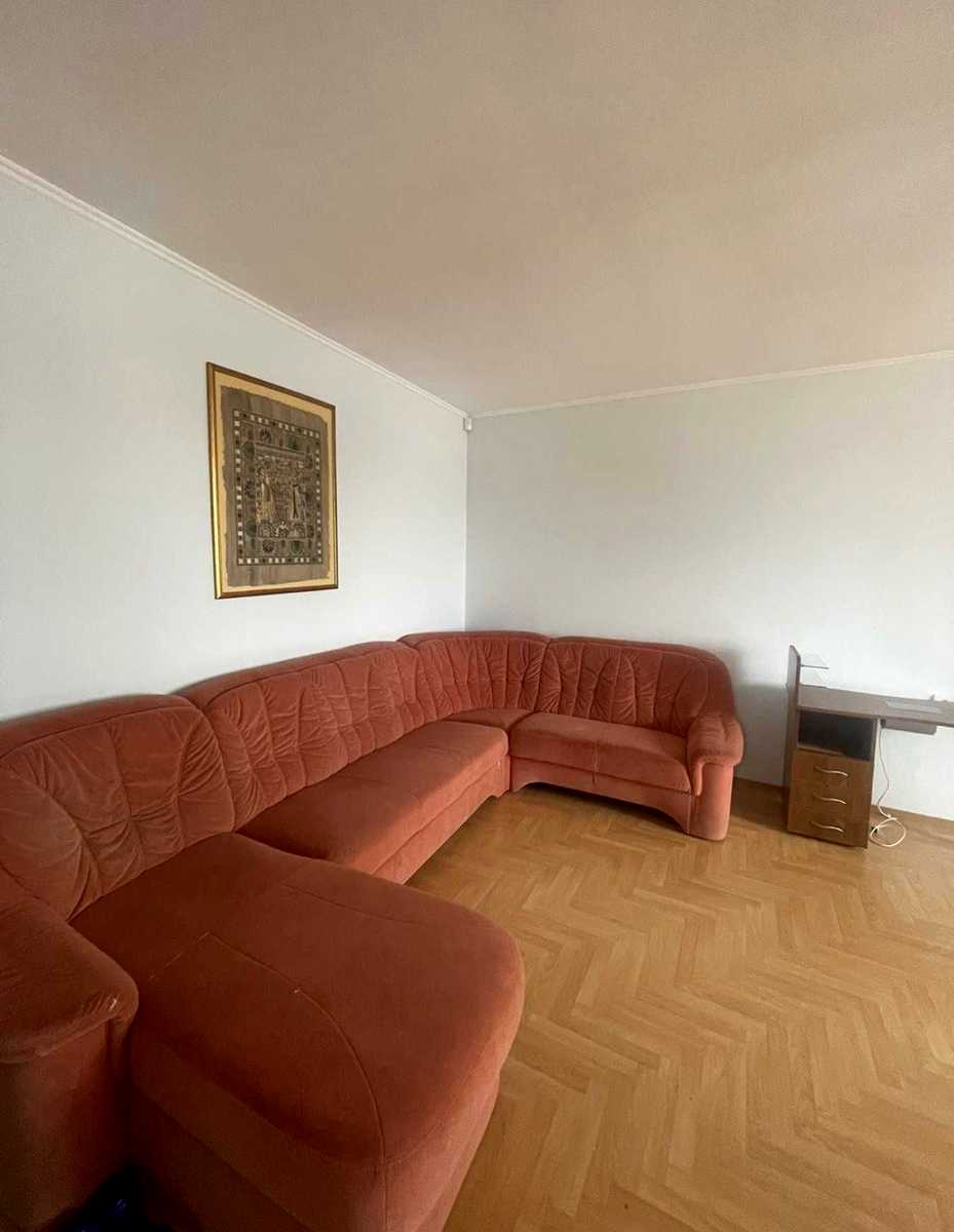 1839803901652816