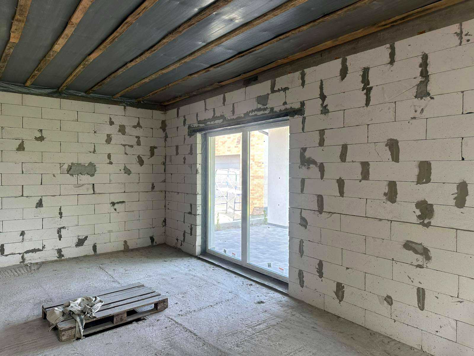 1840167838632284