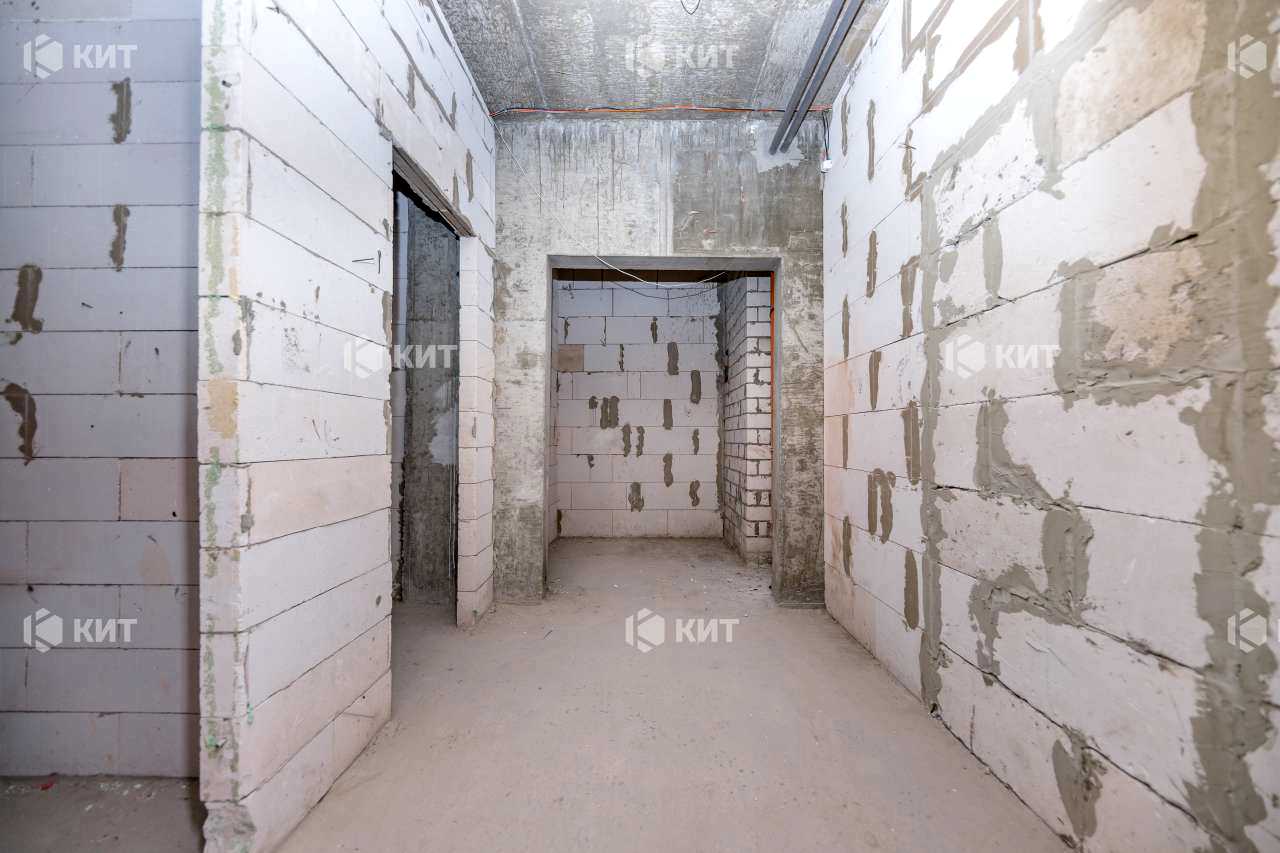 1824939974572318