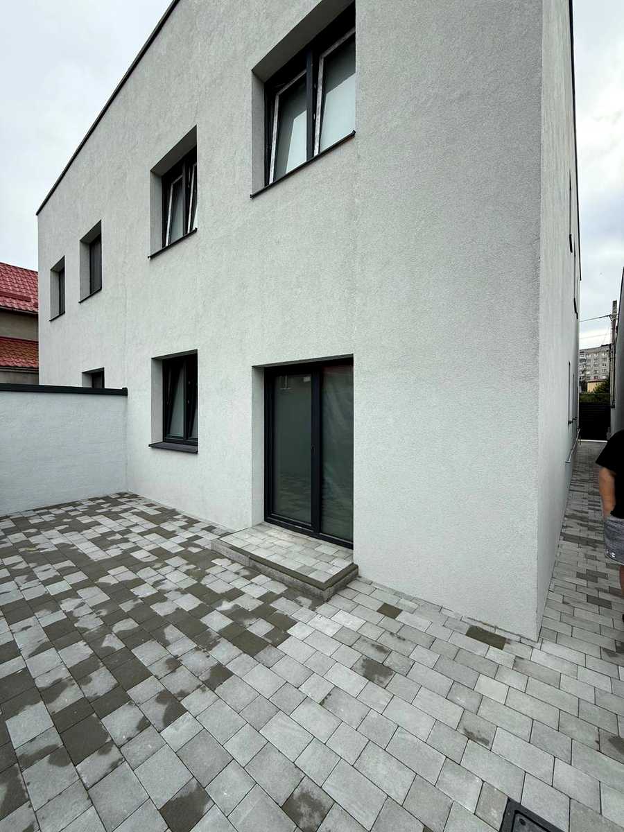 1843334520368160