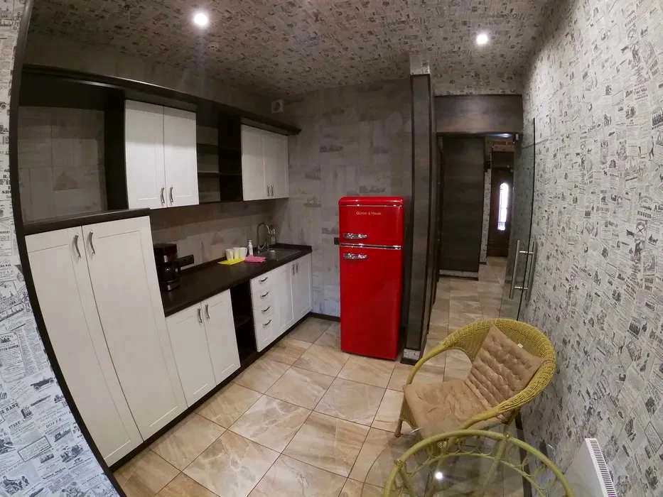 1836347241385630