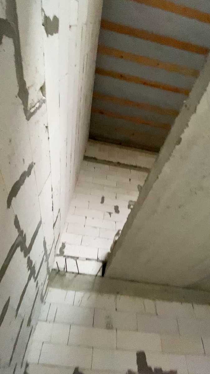 1825582945345137