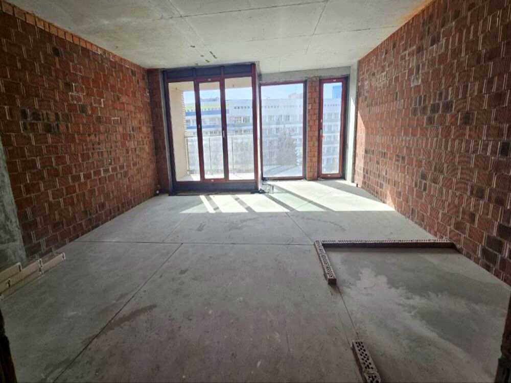 1847314732100689